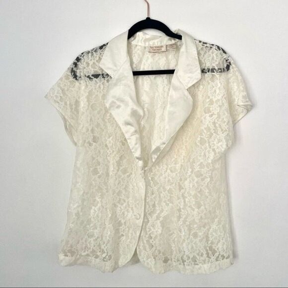 Vintage 1970s Victoria Secret Gold Label Cap Sleeve Ivory Lace Button down - Picture 4 of 13